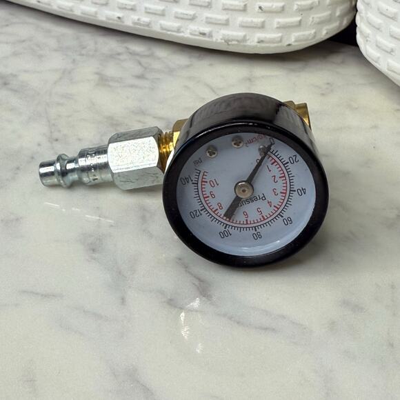 Pressure Gauge 140 PSI 1/4 in. NPT Dry Filled Pressure Gauge - Picture 1 of 4